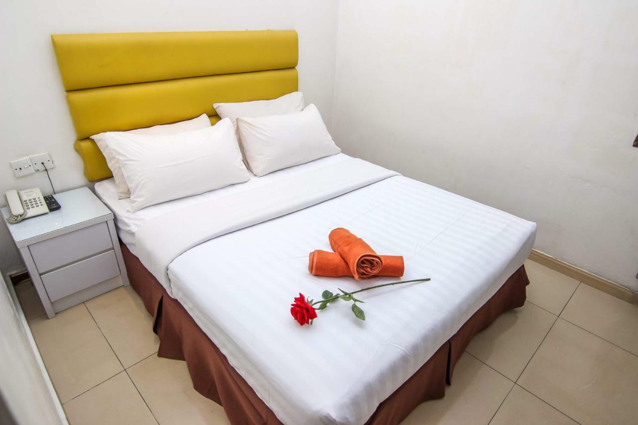 Rose Cottage Hotel Taman Impian Senai Johor Bahru Luaran gambar